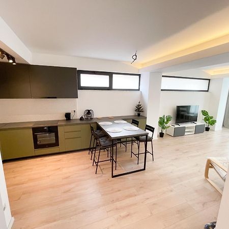 Warm Hotel Apartment บูคาเรสต์ ภายนอก รูปภาพ