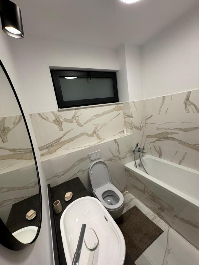 Warm Hotel Apartment บูคาเรสต์ ภายนอก รูปภาพ