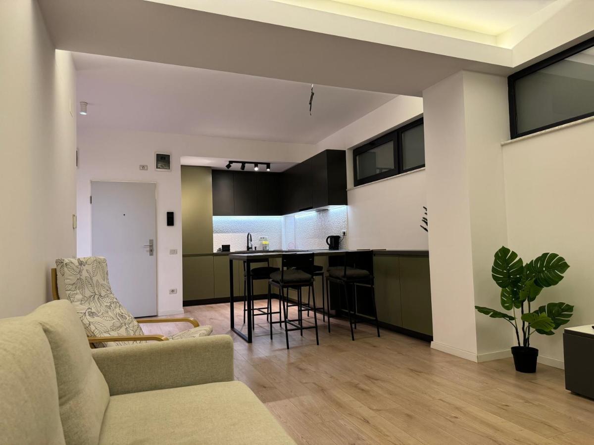 Warm Hotel Apartment บูคาเรสต์ ภายนอก รูปภาพ