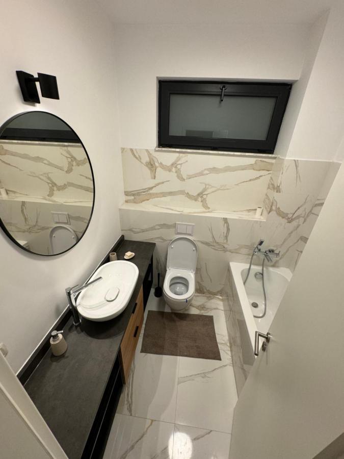 Warm Hotel Apartment บูคาเรสต์ ภายนอก รูปภาพ