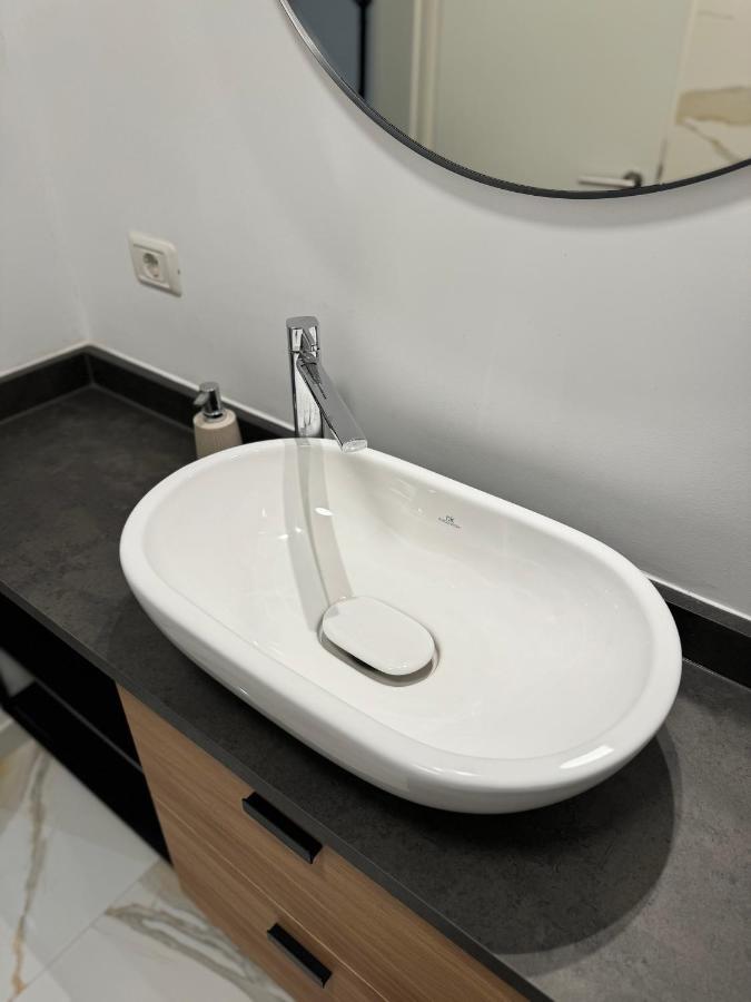 Warm Hotel Apartment บูคาเรสต์ ภายนอก รูปภาพ