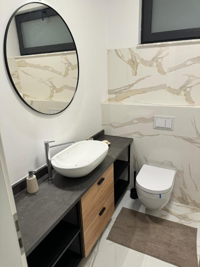 Warm Hotel Apartment บูคาเรสต์ ภายนอก รูปภาพ