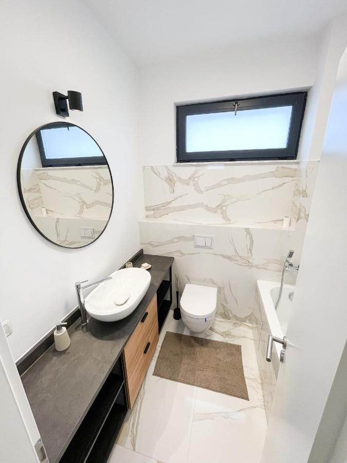 Warm Hotel Apartment บูคาเรสต์ ภายนอก รูปภาพ