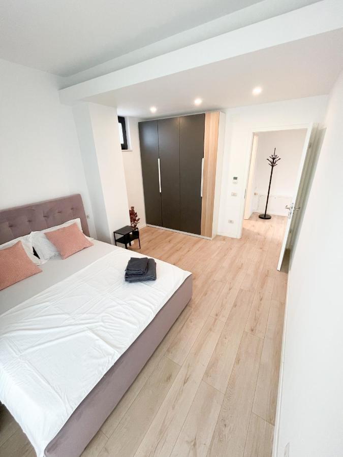 Warm Hotel Apartment บูคาเรสต์ ภายนอก รูปภาพ